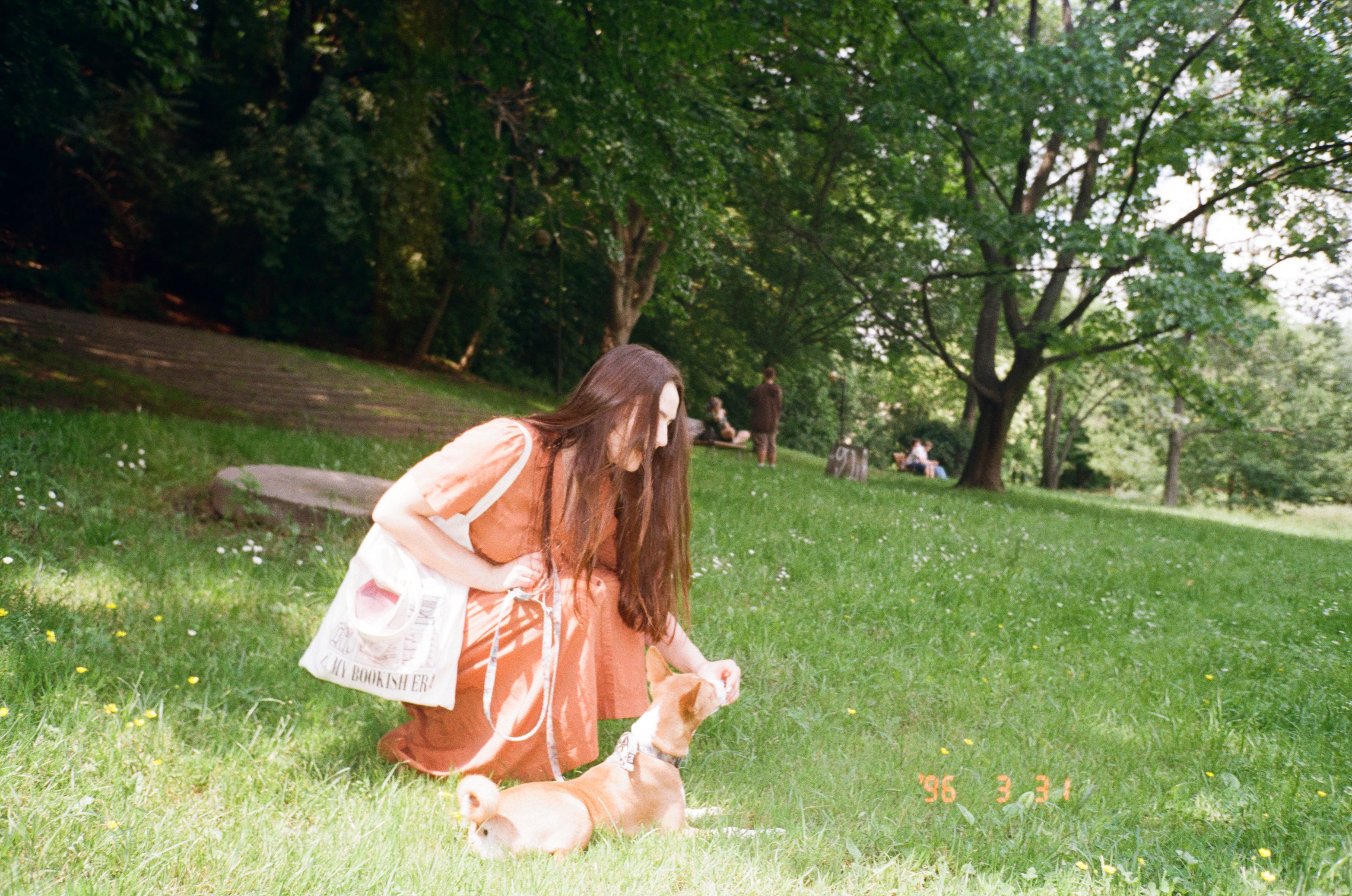 Анна з Фортусом на галявині